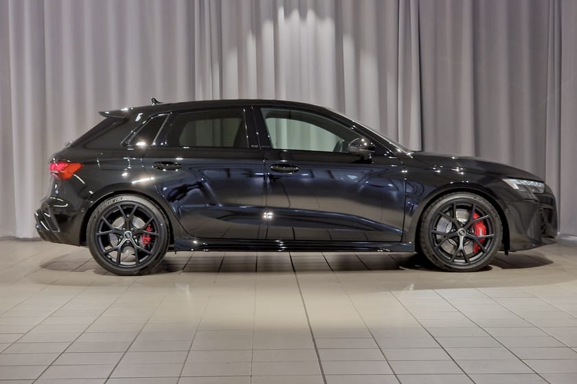 Bild 5 av Audi RS3 Sportback SPB quattro   2.5 R5 294 DSG | 400 hk