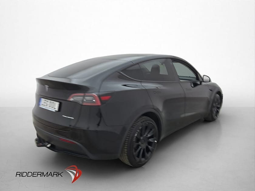 Bild 5 av Tesla Model Y Long Range AWD Dragkrok MOMS Svensksåld