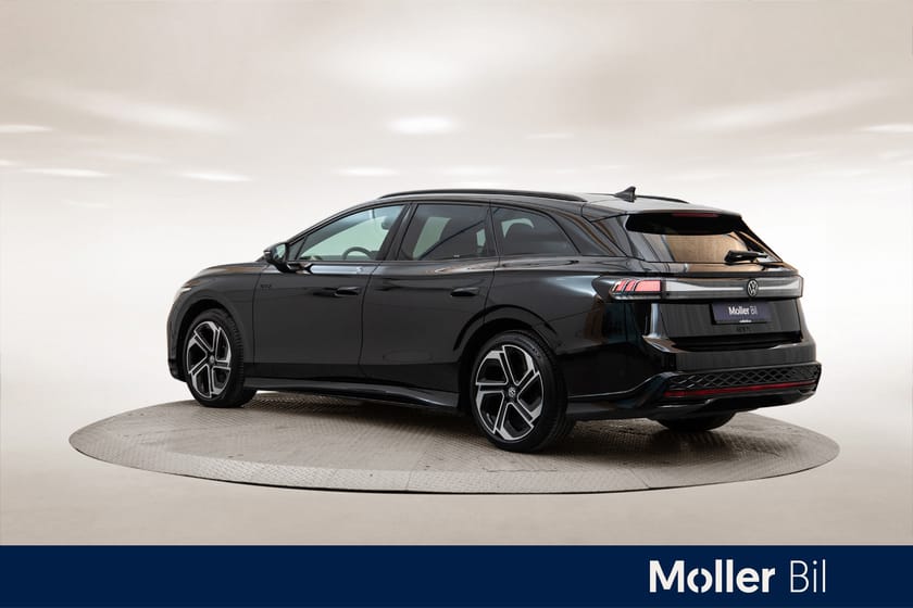Bilde 3 av Volkswagen ID.7 GTX Tourer
