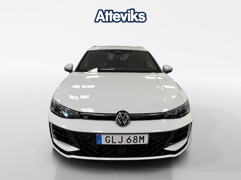 Bild 2 av Volkswagen Passat Sportscombi R-LINE 2.0 TDI 4M *Panoglastak/Elstolar/Keyless*