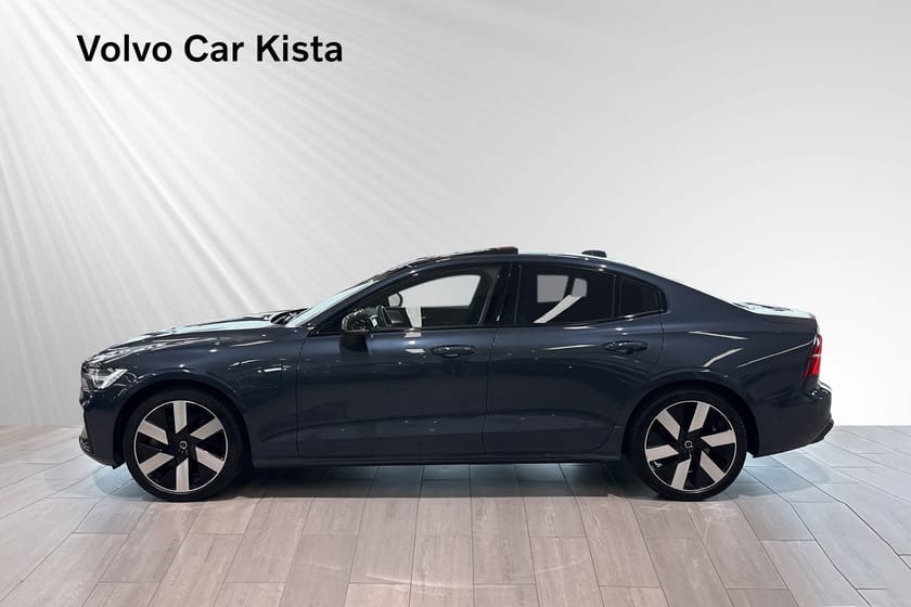 Bild 3 av Volvo S60 Recharge T8 II Ultimate Dark Drag Pano B/W HUD