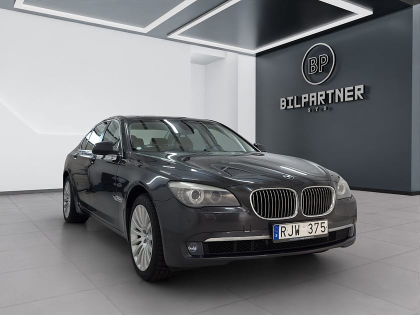 Bild 4 av BMW 740d xDrive Steptronic/Navi/Drag/Taklucka/Head-up/Skinn