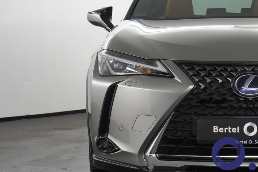 Bilde 3 av Lexus UX 300e Premium, Skinn, Soltak
