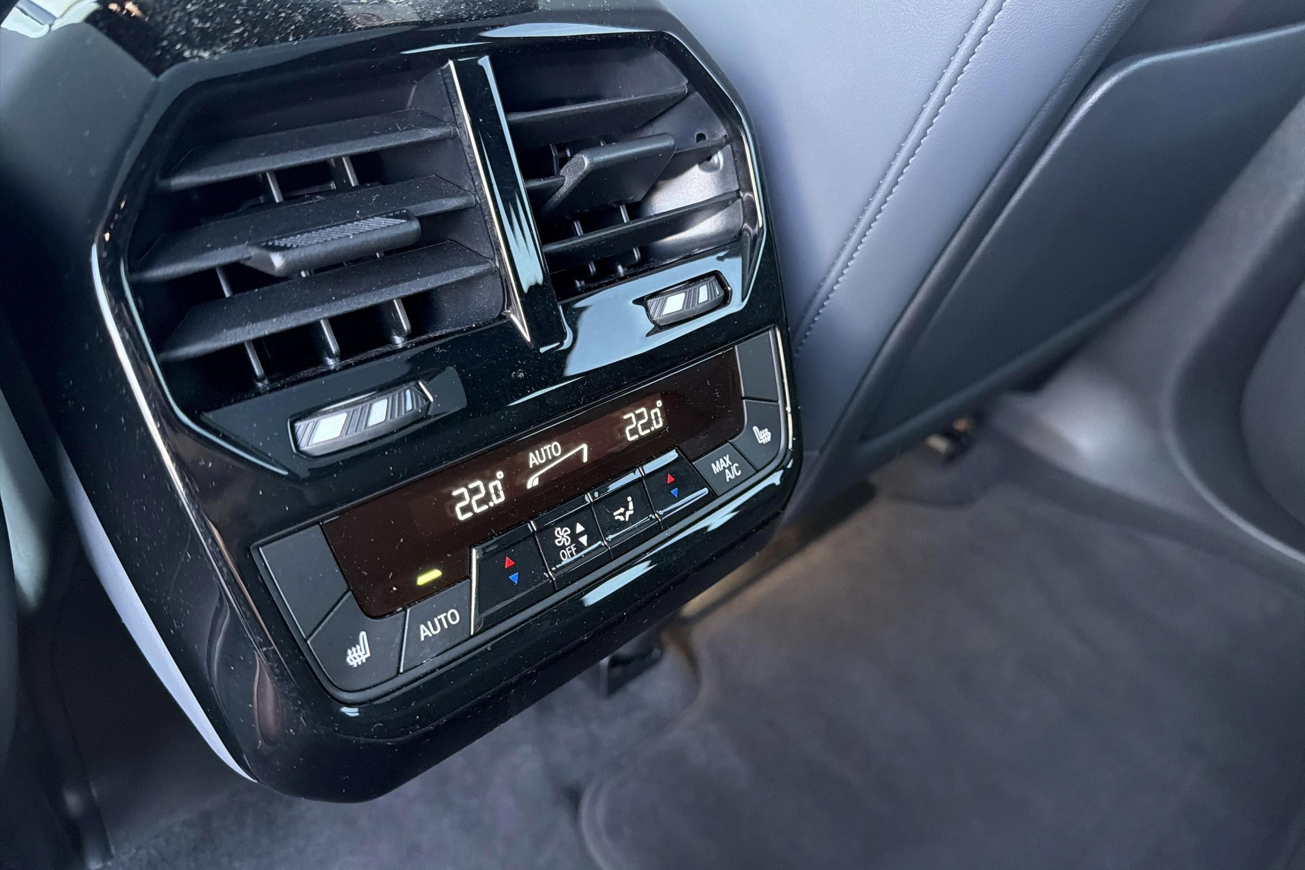 BMW iX xDrive50, 524hp, 2023