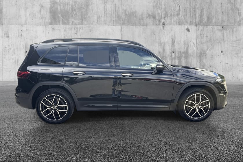 Bilde 4 av Mercedes-Benz EQB 300 4MATIC Amg line//4Matic//Memory//7seter//Nattpakke//