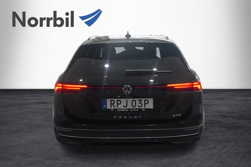 Bild 3 av Volkswagen Passat Sportscombi Business eTSI 150 Drag Värmare