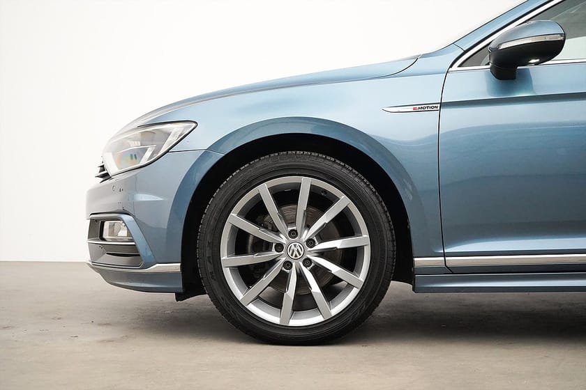 Bild 2 av Volkswagen Passat Sportscombi SC 2.0 4Motion / 190hk / R-Line / Drag