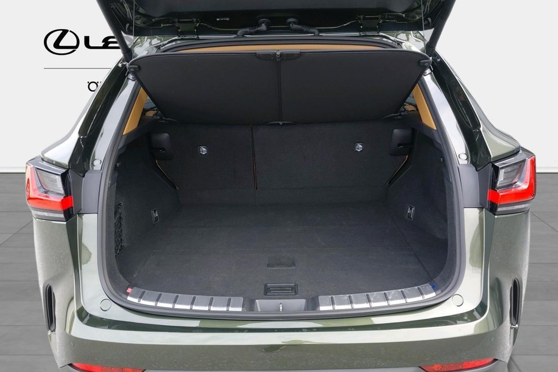 Lexus NX 450h+ Executive Teknikpaket 2026, bild 6/10