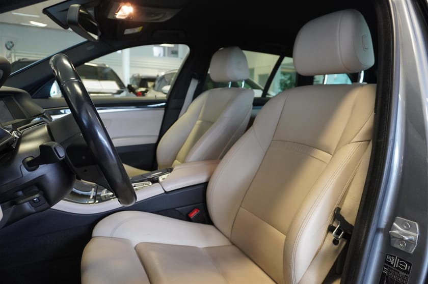 Bild 5 av BMW 520d xDrive Touring M-Sport Drag Rattvärme