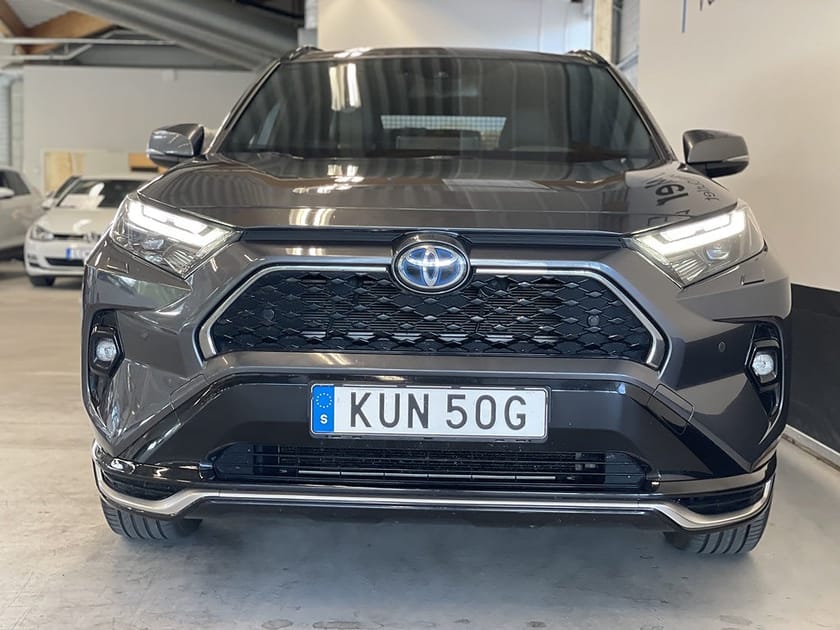 Bild 3 av Toyota RAV4 Plug-in Hybrid X EDITION 306hk Drag Backkamera