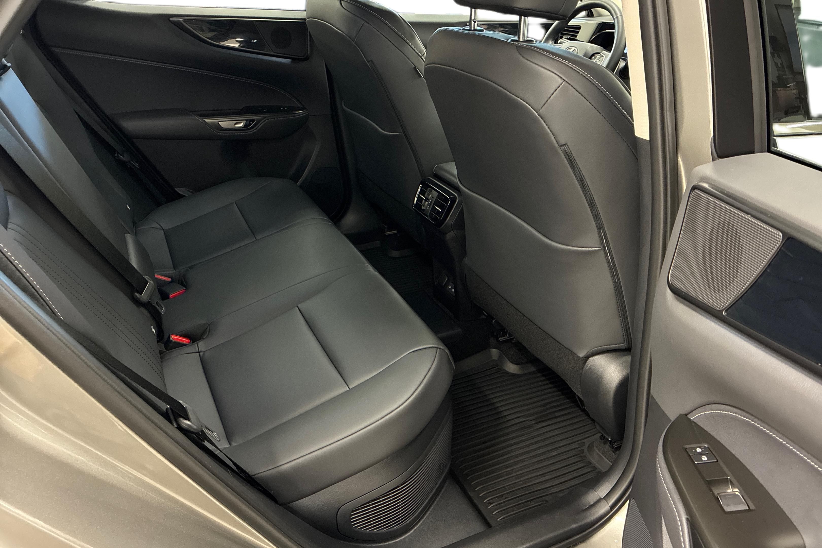 Lexus NX 450h+ E-CVT, 309hp, 2025