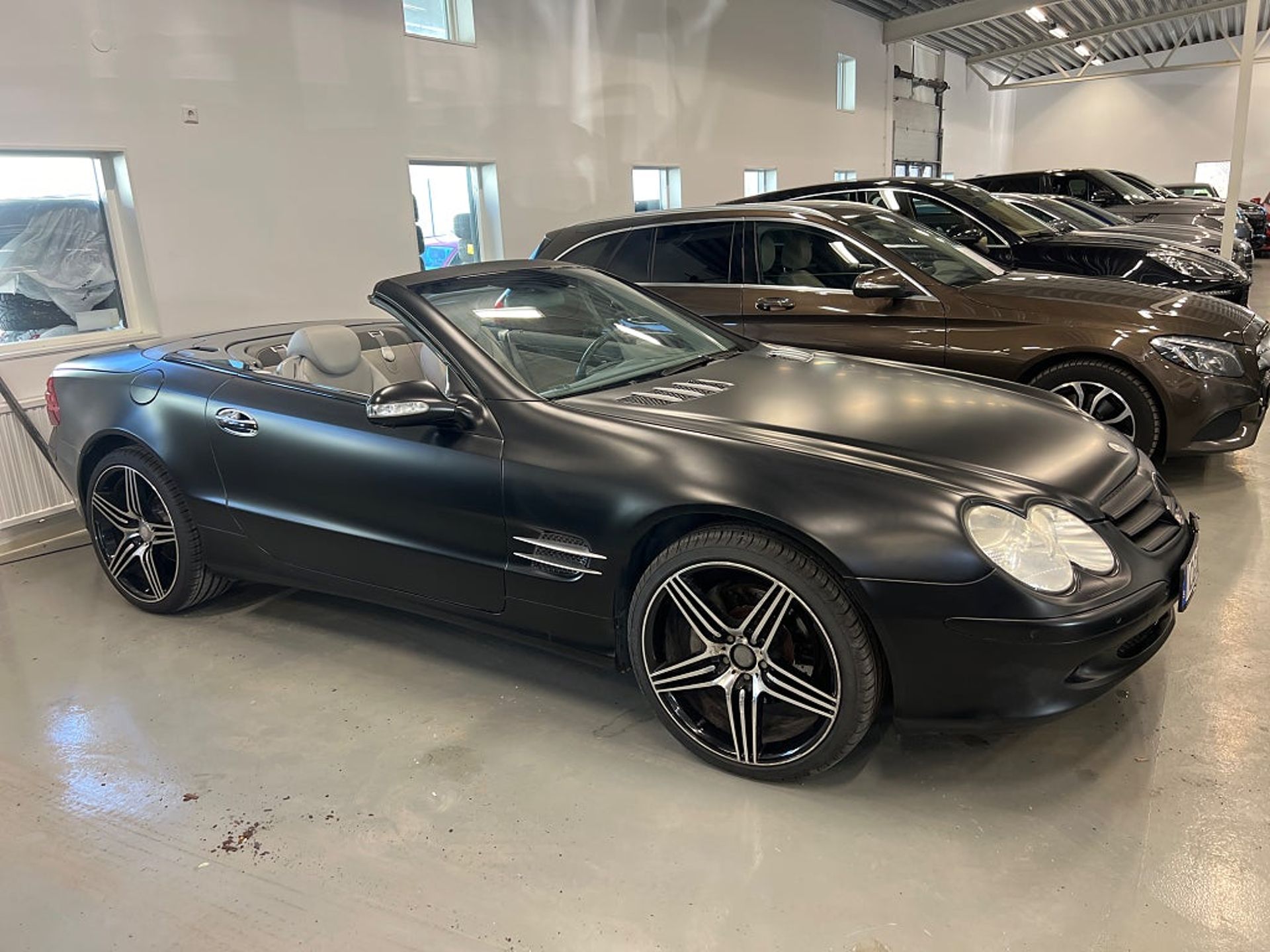 Mercedes-Benz SL 2002, kuva 2/18