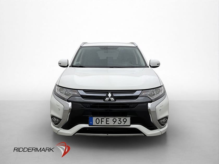Bild 2 av Mitsubishi Outlander PHEV CVT 203hk Drag Kamera Halvskinn