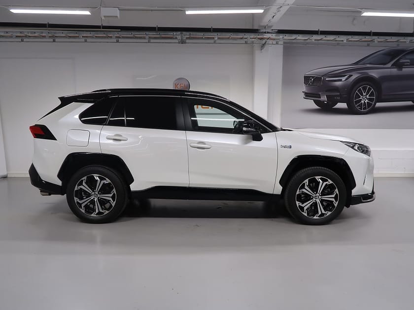 Bild 4 av Toyota RAV4 Laddhybrid Plug-in Hybrid Style Premium V-Däck ingår 360°-HUD-Drag