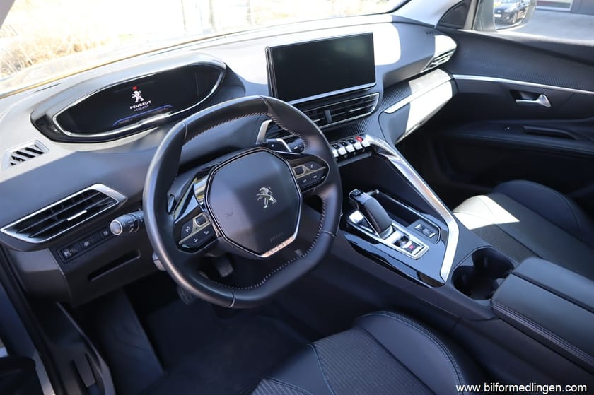 Bild 4 av Peugeot 3008 HYBRID 225 1.6 PureTech Plug-In 225hk Aut Momsbil Navi Drag 1 Ägare