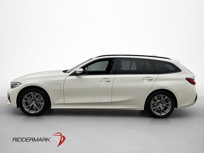 Bild 5 av BMW 330e xDrive Touring 292hk Sport line HiFi CarPlay Drag