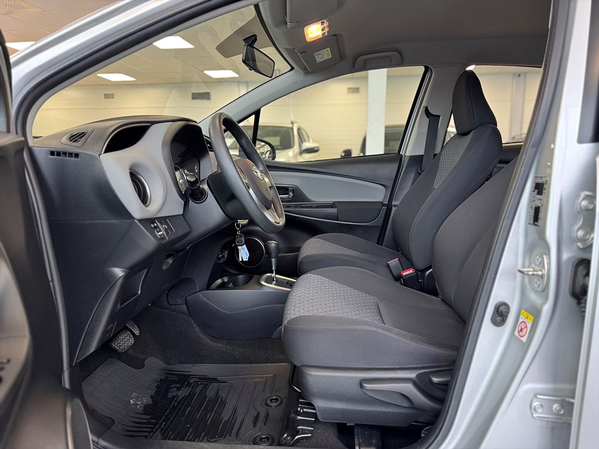 Toyota Yaris 2015, bild 7/10