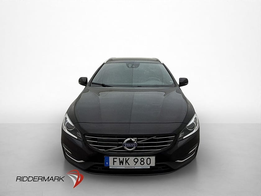 Bild 2 av Volvo V60 D5 Plug-In AWD Classic Summum Drag Värmare Läder
