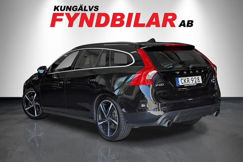 Bild 2 av Volvo V60 T6 Black R AWD 329hk R-design Polestar,Drag