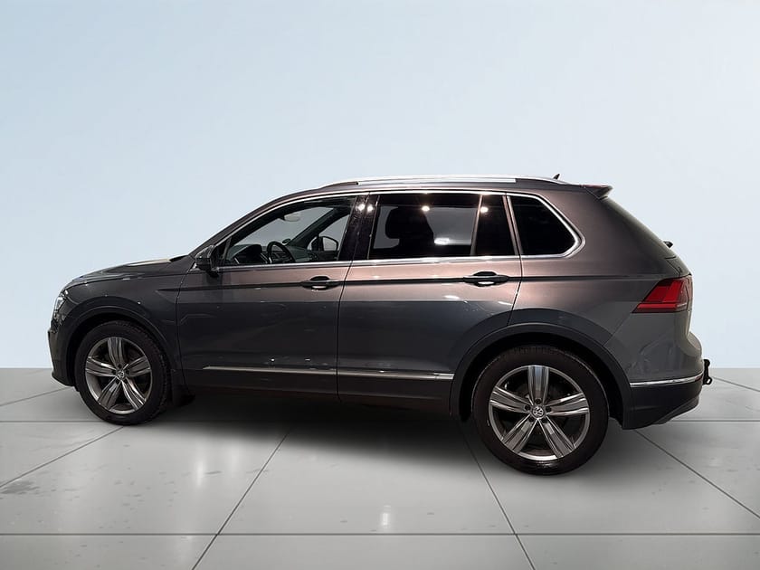 Bild 4 av Volkswagen Tiguan 2.0 AWD Executive Drag Dvärm Kamera Cockpit S/V-hjul