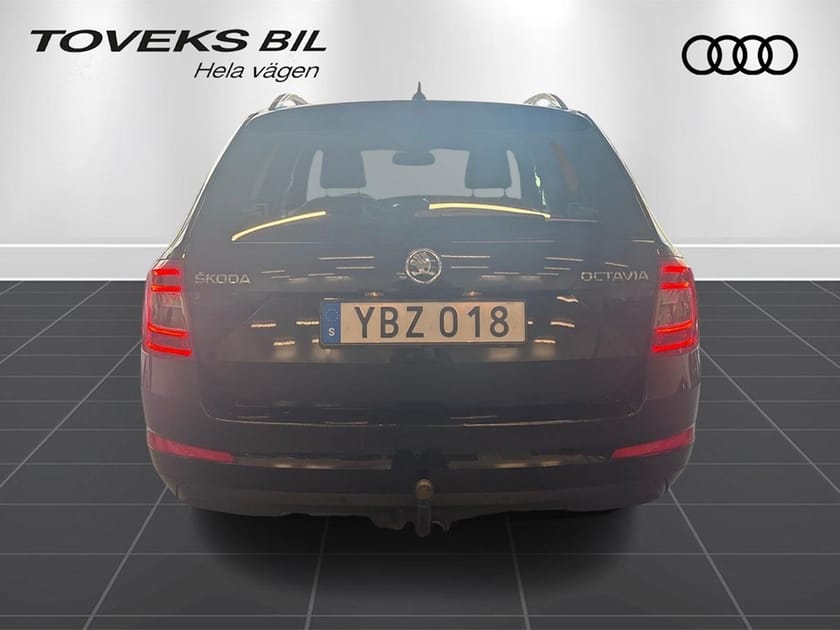 Bild 2 av Škoda Octavia Kombi Pano / Drag / Backkamera / Värmare