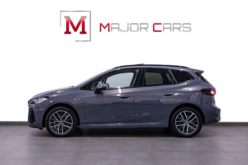 Bild 3 av BMW 225e xDrive Active Tourer M Sport Pano Wide Drag 245hk