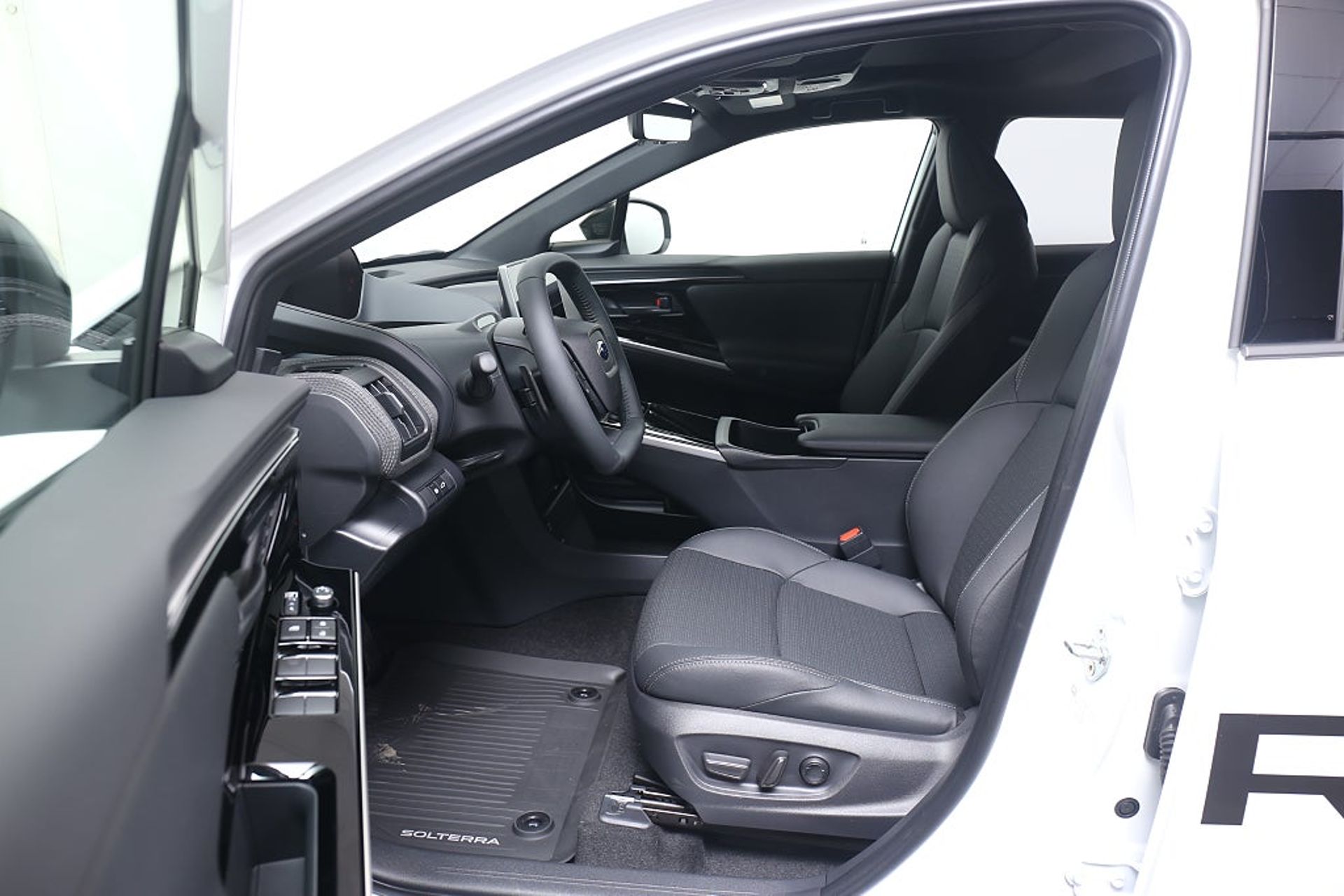 Subaru Solterra 2024, photo 5/10