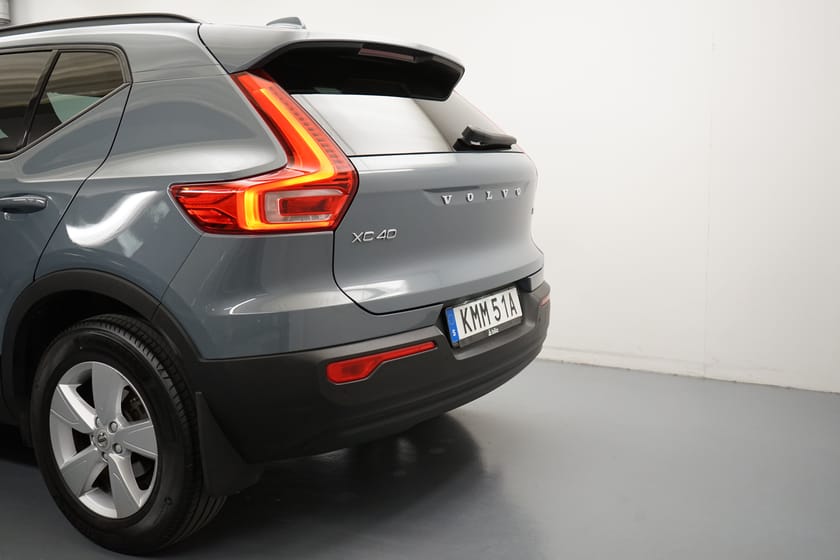 Bild 3 av Volvo XC40 T2 FWD Momentum Core, Dragkrok, Baklucka elmanövrerad