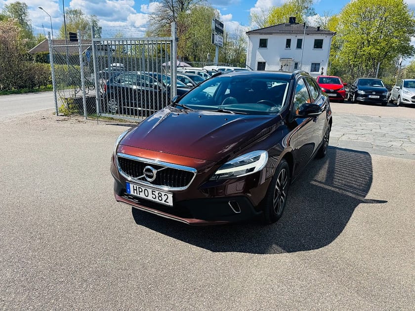 Bild 2 av Volvo V40 Cross Country D3 150HK MOMENTUM / NAVI / VÄRMARE