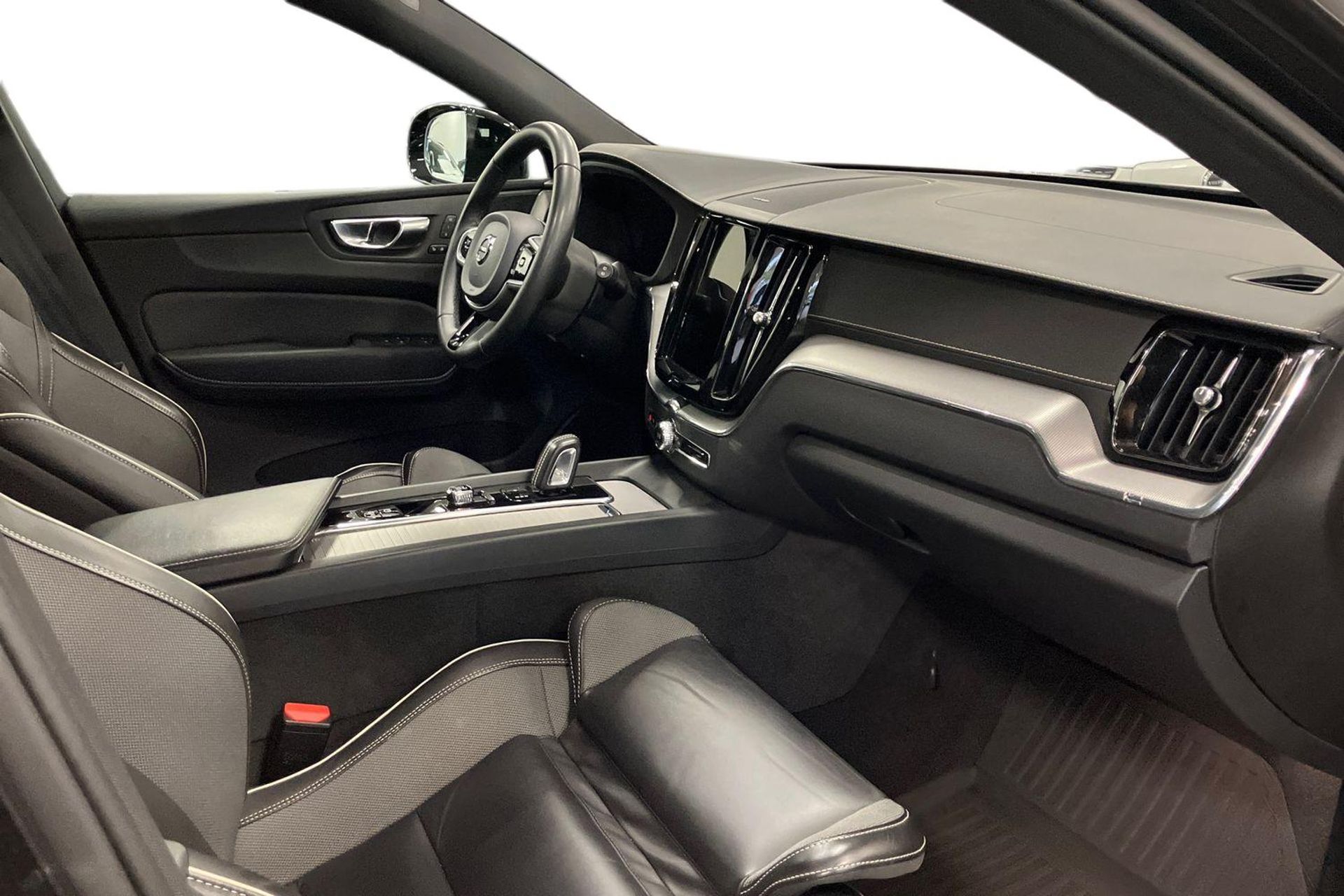 Volvo XC60 Recharge T8 R-Design 2022, bild 7/10