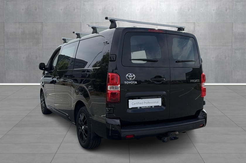 Bilde 3 av Toyota Proace 2,0d Aut. 144hk L2, Comf. Blackpack, sideh. bakdører
