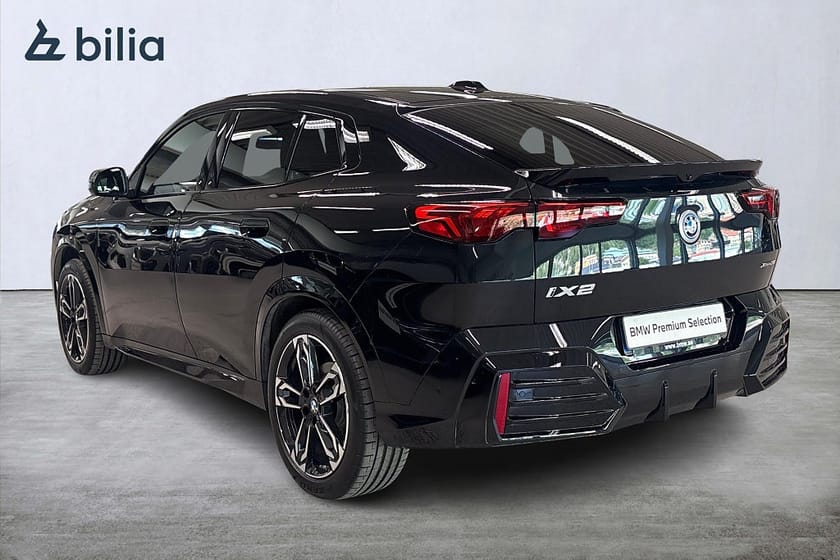 Bild 2 av BMW iX2 xDrive30 xDrive 30 M-Sport | Aktiv farth. | Tonade rutor