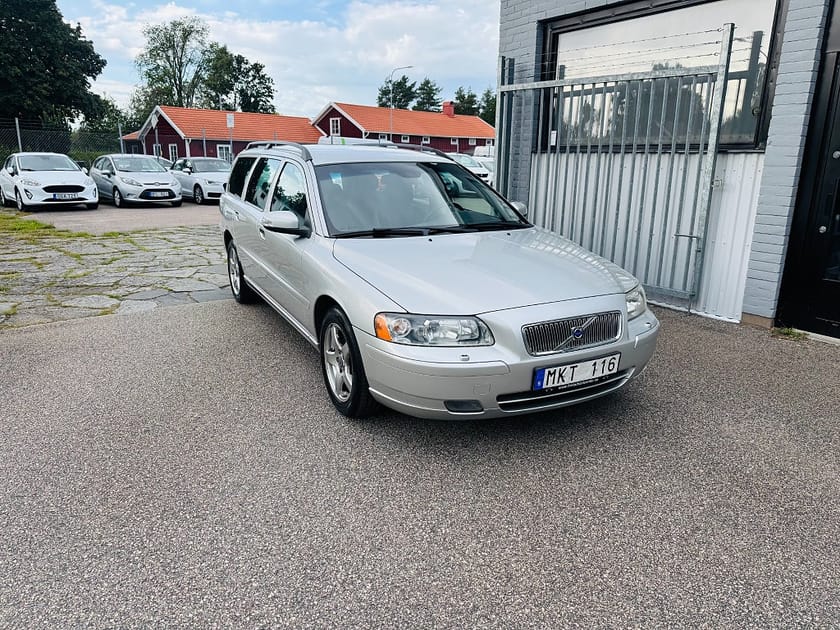 Bild 1 av Volvo V70 2.4 170HK CLASSIC MOMENTUM / DRAG