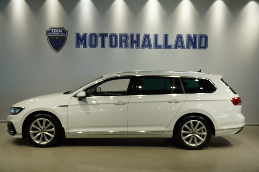 Bild 2 av Volkswagen Passat Sportscombi GTE Plug In Hybrid 218 HK