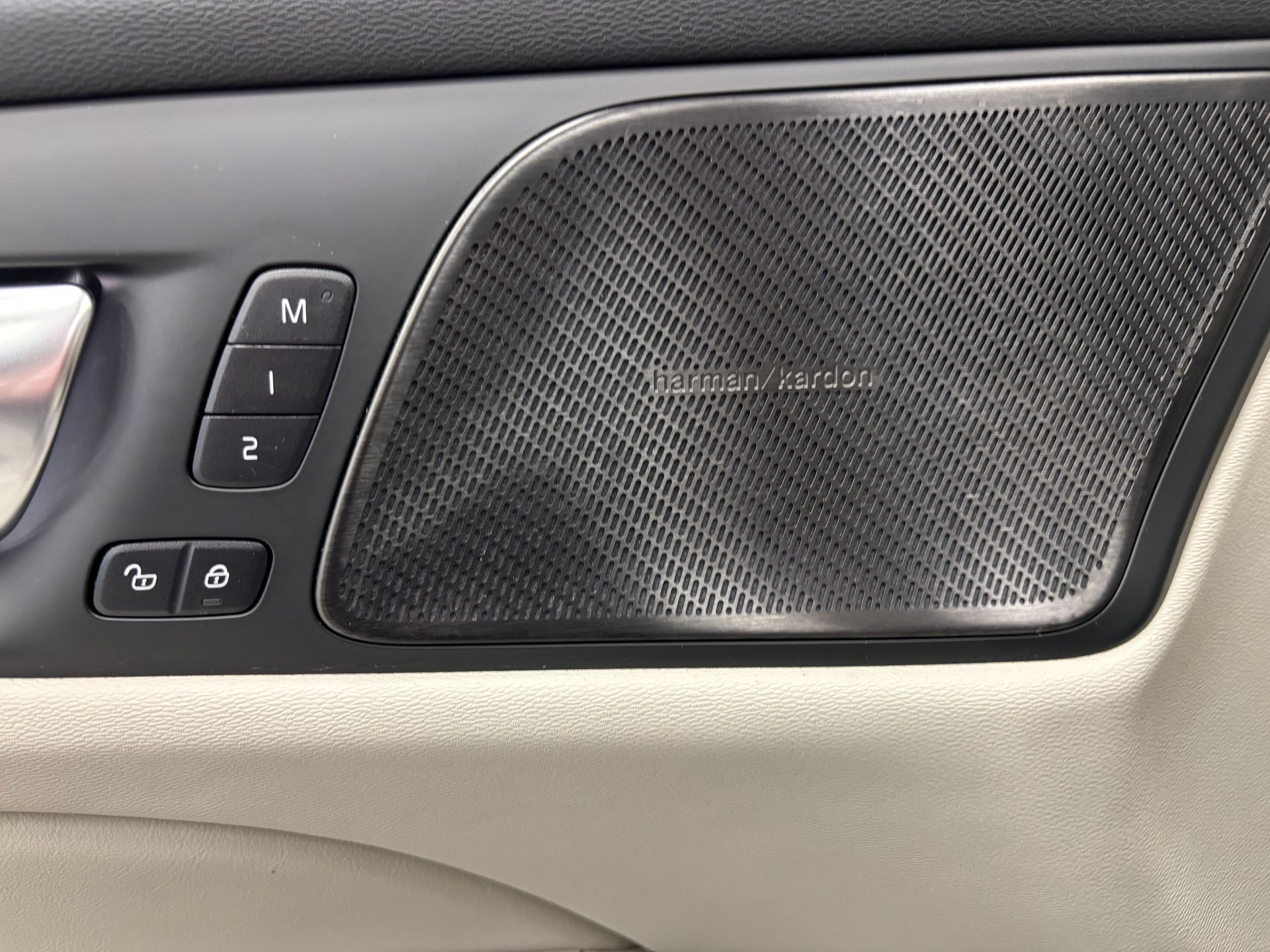 Volvo V60 T6 Plus Dark Nordic Edition 2026, bild 6/10