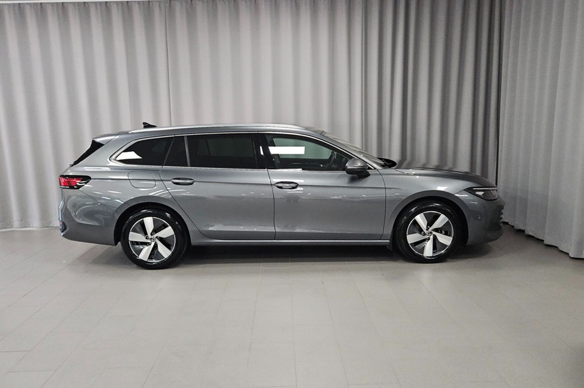 Volkswagen Passat 2025, bild 4/10
