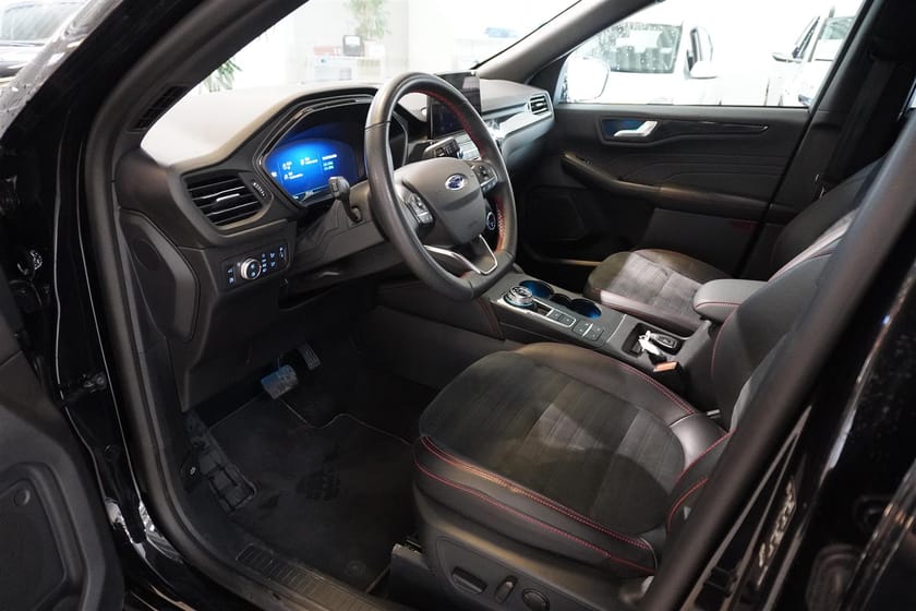 Bild 2 av Ford Kuga Plug-In Hybrid ST-Line E-Cvt, 225hk, 2022 Drag