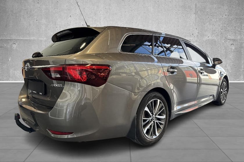 Bilde 4 av Toyota Avensis Stasjonsvogn Active , Tectylert når ny.