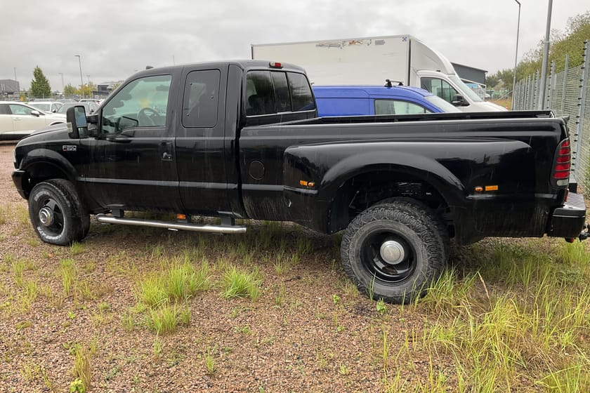 Bild 3 av Ford F-350 SuperCab 6.0 V8 4x4 Dually Reparationsobjekt