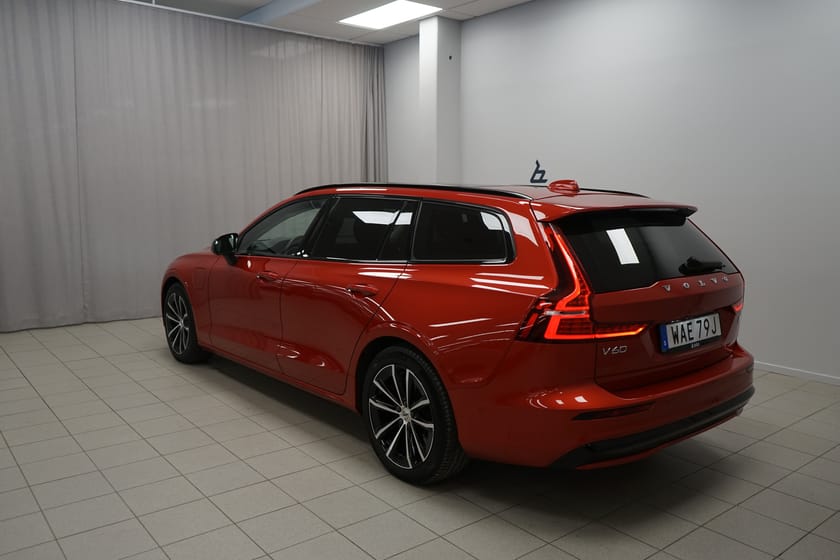 Bild 3 av Volvo V60 Recharge T8 Plus Dark | 360| HarmanKardon |