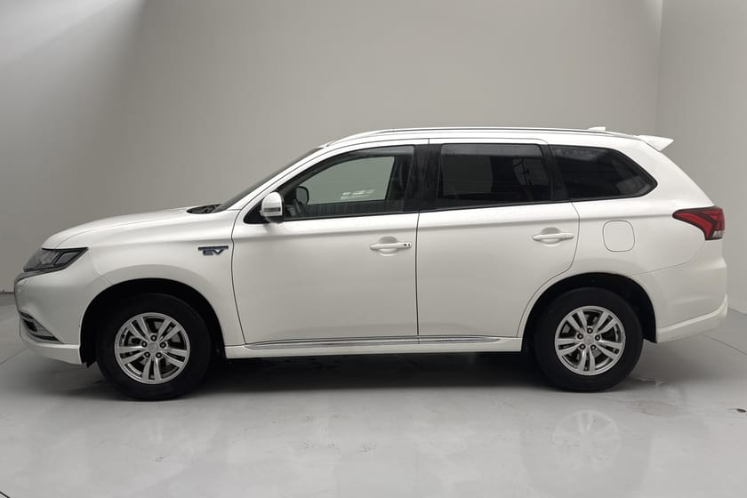 Bild 2 av Mitsubishi Outlander PHEV 2.4 Plug-in Hybrid 4WD (136hk) Fleet
