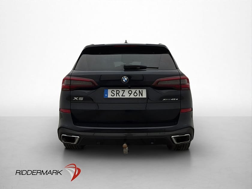 Bild 3 av BMW X5 xDrive45e iPerformance M Sport B&W Pano Luftfj 360°  Laser Drag
