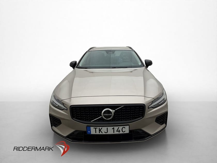 Bild 2 av Volvo V60 T6 Plug-In Plus Dark H/K Drag Värm Kamera Skinn