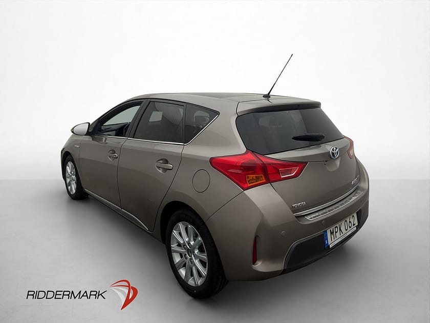 Bild 4 av Toyota Auris Hybrid 136hk Executive Pano Kamera Navigation