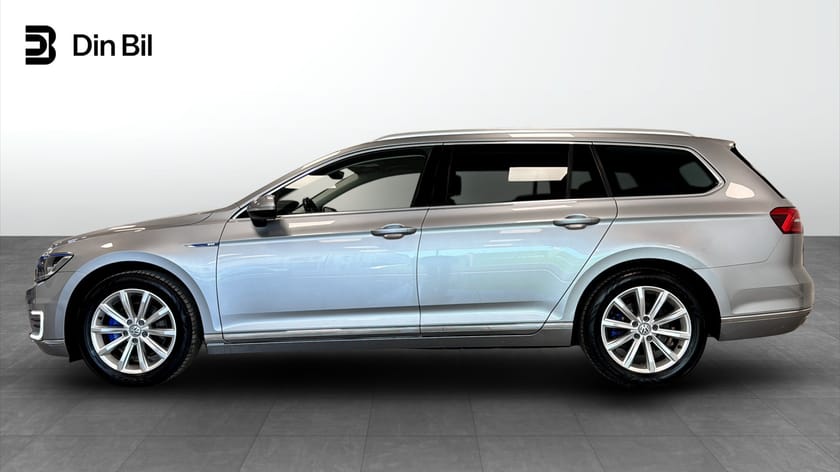 Bild 2 av Volkswagen Passat Variant GTE DSG Executive/Cockpit/Drag/Värmare