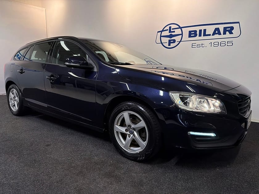 Bild 1 av Volvo V60 T3 Kinetic | Dragkrok | VOC | Rattvärme |  NY KAMREM