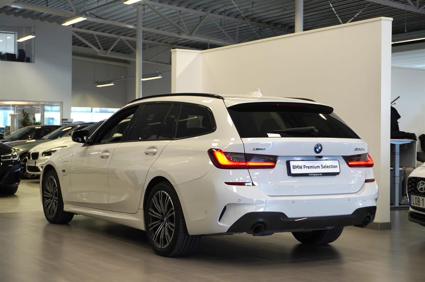Bild 3 av BMW 330e xDrive Touring M Sport Drag HiFi