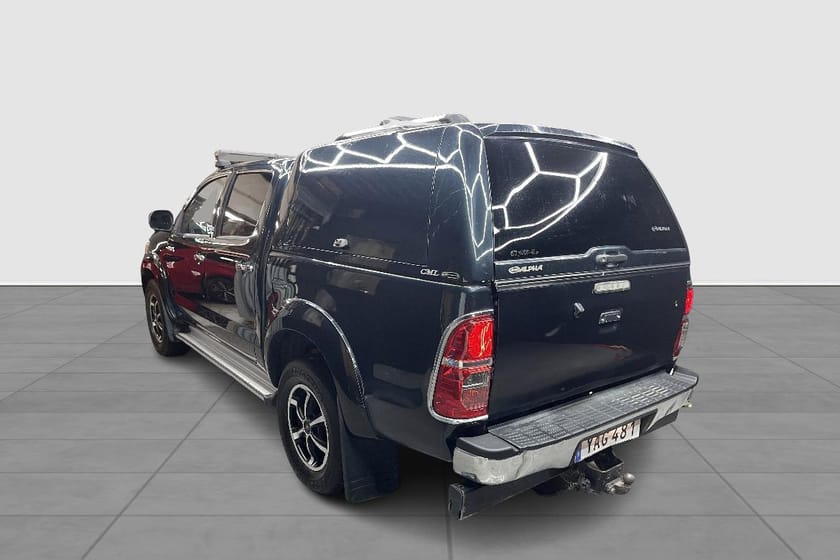 Bild 2 av Toyota Hilux Dubbelhytt D-CAB 3.0 AUT D-4D 4WD SR+ KÅPA V-HJUL