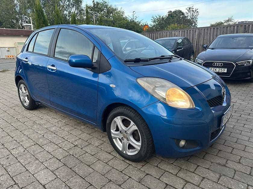 Bild 2 av Toyota Yaris 5-dörrar 1.33 Dual VVT-i Euro 4/Ny besiktigad/SOV Hjul