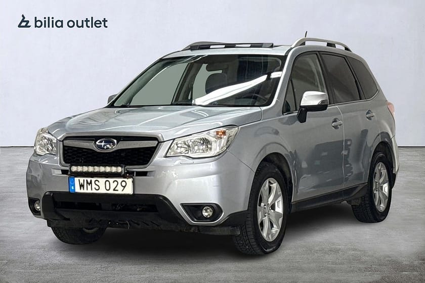 Bild 1 av Subaru Forester 2.0 4WD Lineartronic 147hk Panorama Navi Drag B-kamera